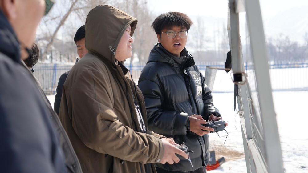 保华润天航空无人机培训基地：新疆学飞人的实战启航点