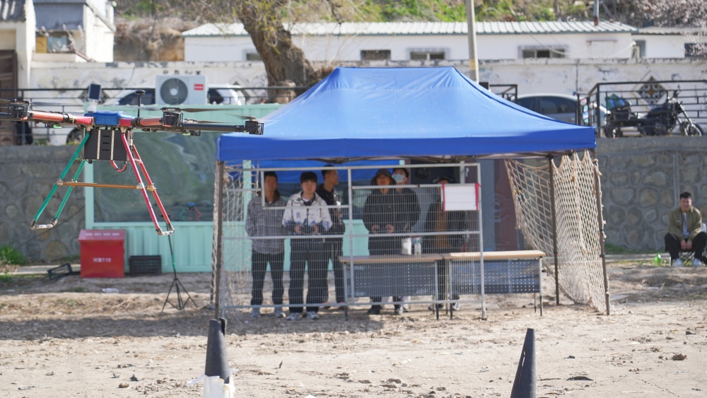 新疆吊运服务升级：无人机让“天堑”变“通途”